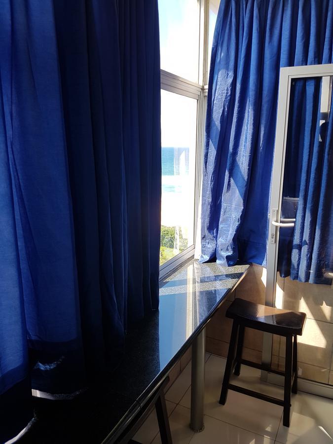 Beach Frond Apartment Amanzimtoti Exteriör bild